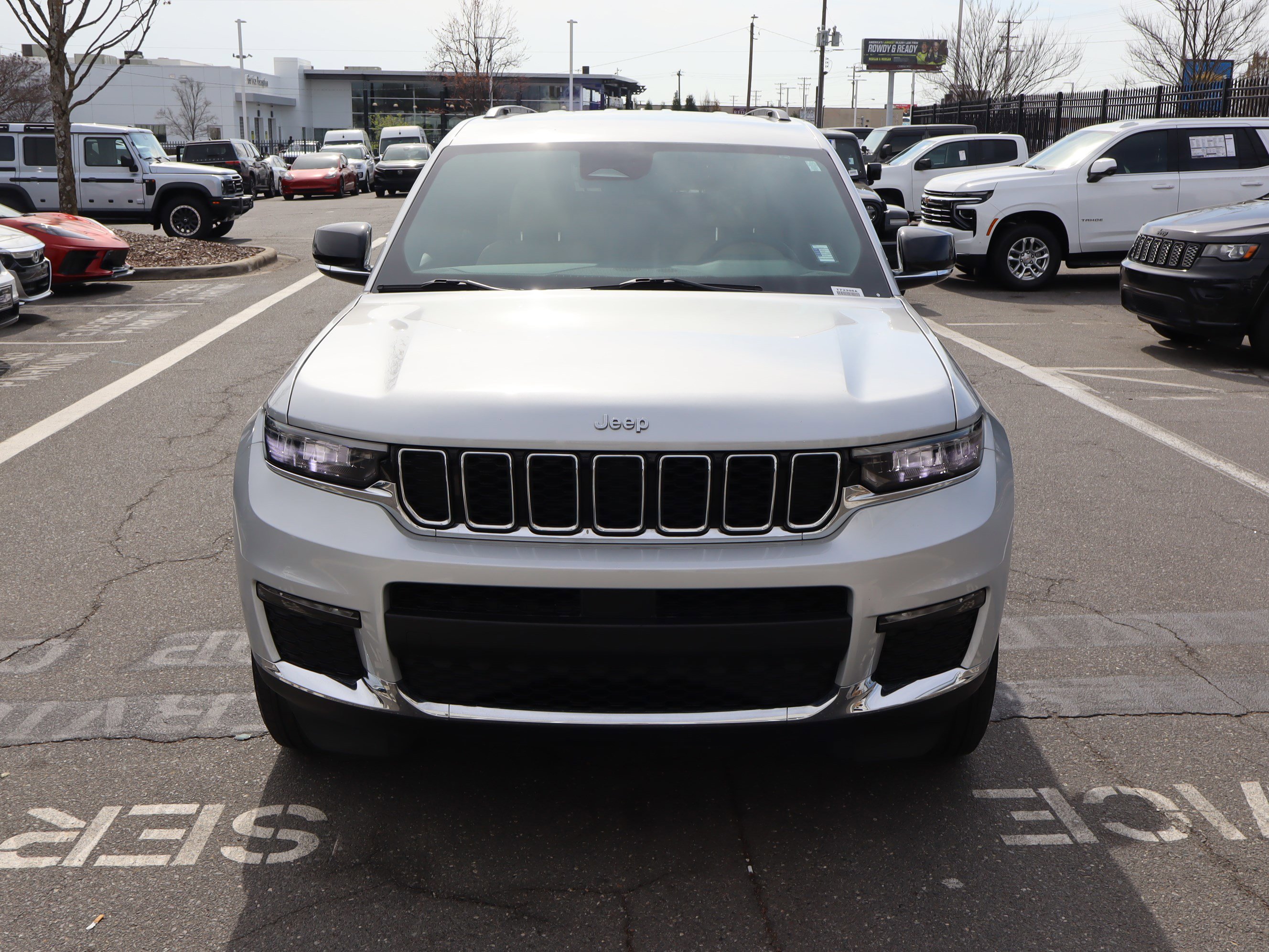 Used 2023 Jeep Grand Cherokee L Limited image 3