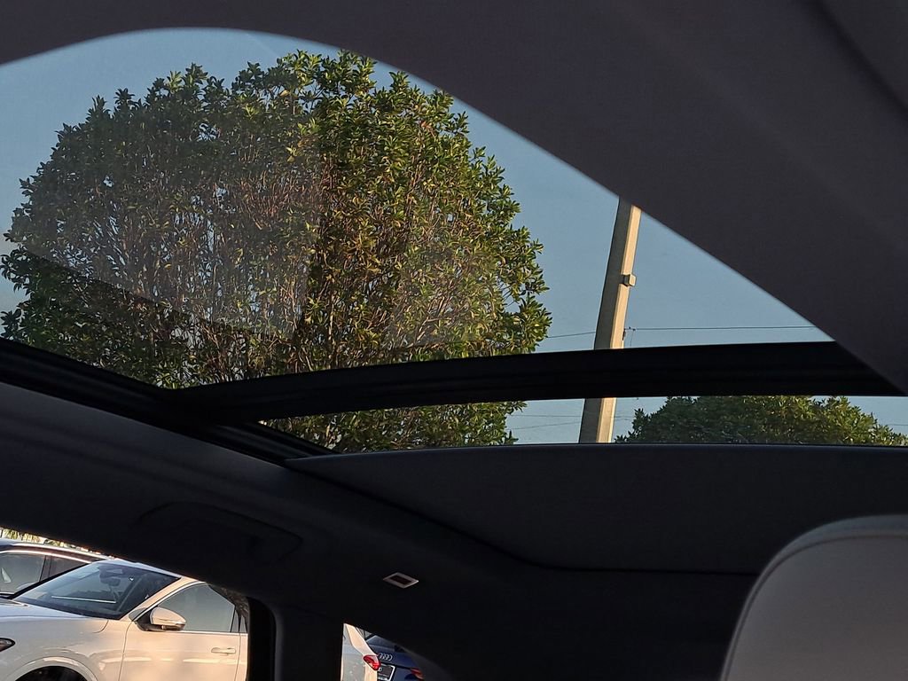 New 2025 Audi Q5 Prestige image 16