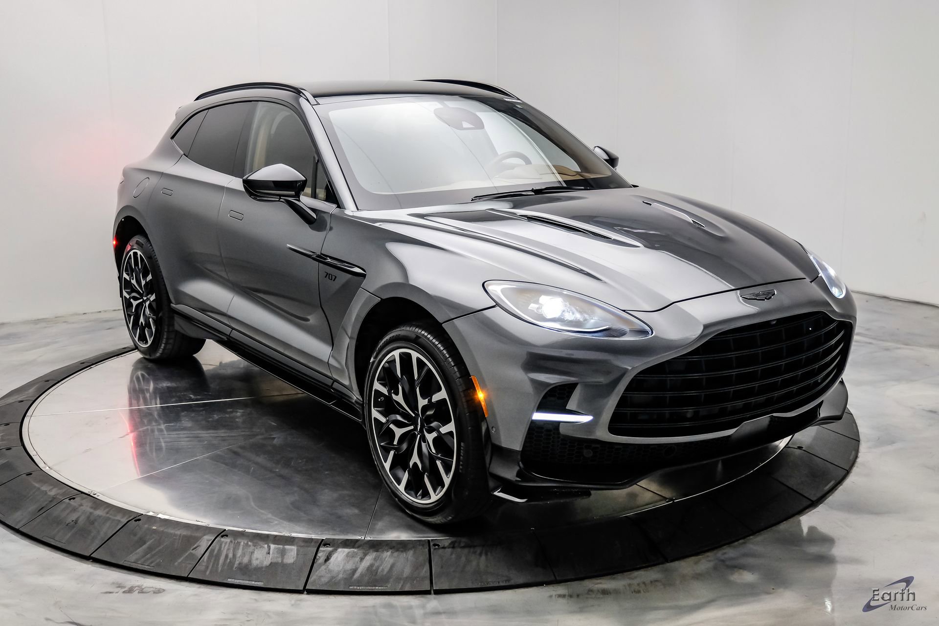 Used 2023 Aston Martin DBX 707 image 25