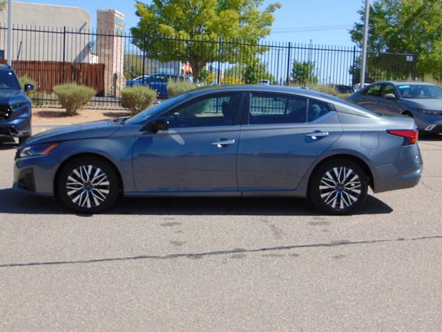 Used 2025 Nissan Altima 2.5 SV FWD image 7