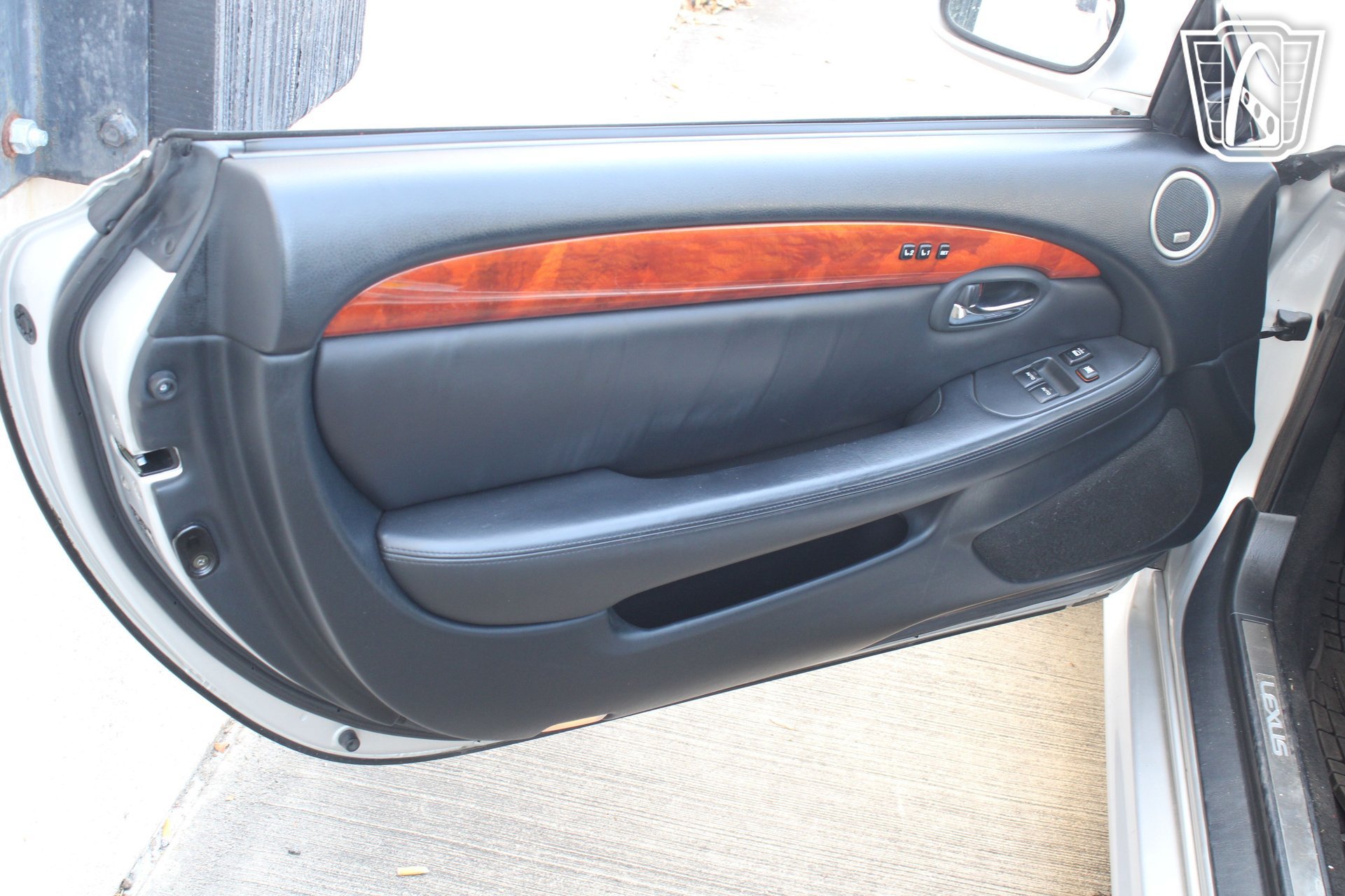 Used 2006 Lexus SC 430 Convertible RWD image 17