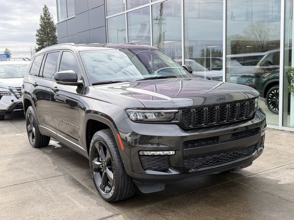 Used 2024 Jeep Grand Cherokee L Limited w/ Black Appearance Package image 2