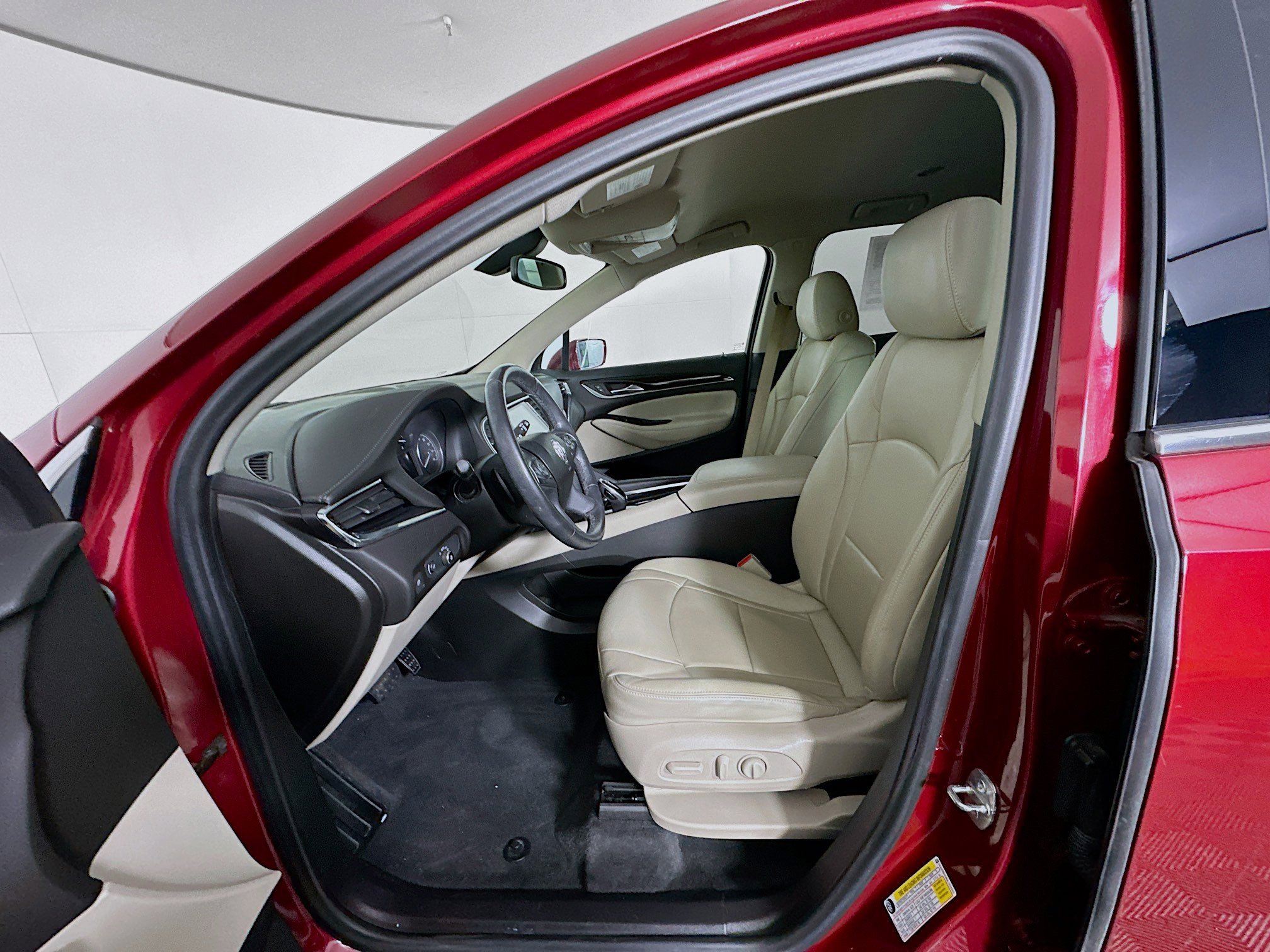 Used 2020 Buick Enclave Essence w/ LPO, Luxury Package FWD image 13
