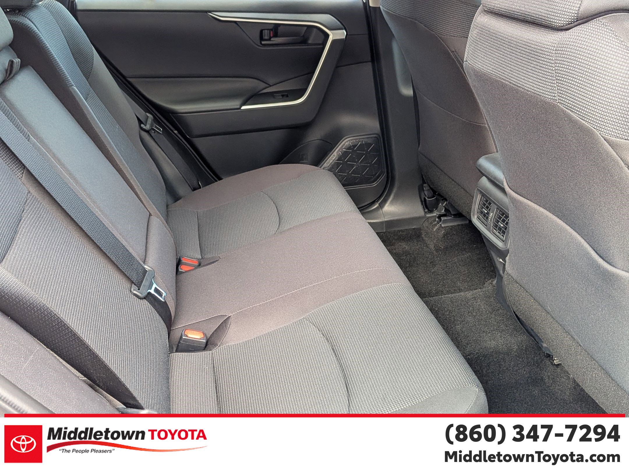 Certified 2025 Toyota RAV4 LE image 33