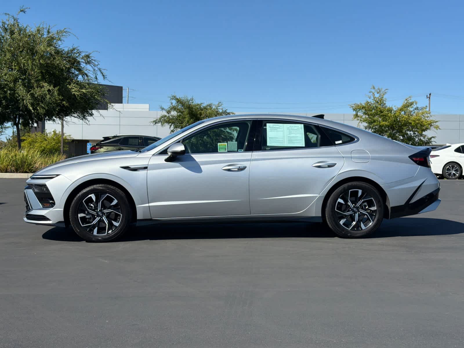 Used 2025 Hyundai Sonata SEL FWD image 9
