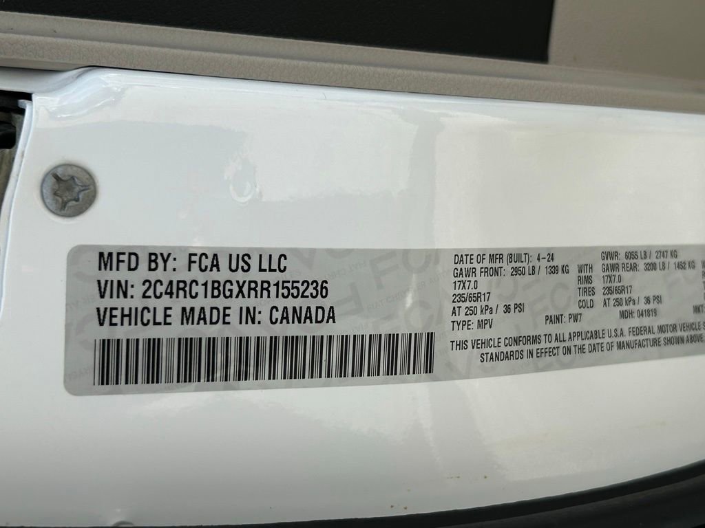 Certified 2024 Chrysler Pacifica Touring-L image 47