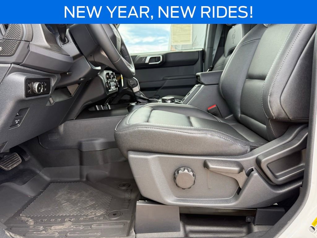 New 2025 Ford Bronco Badlands image 15