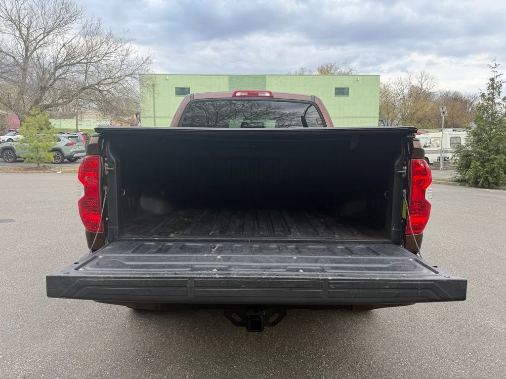 Used 2017 Toyota Tundra Limited w/ Limited Premium Package AWD/4WD image 7