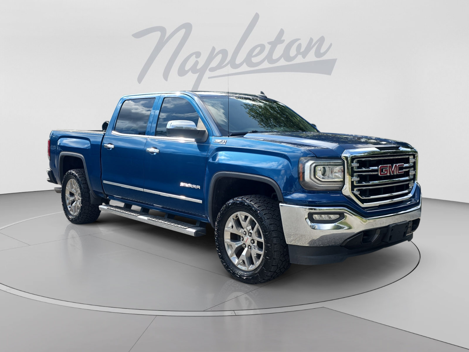 Used 2018 GMC Sierra 1500 SLT w/ SLT Premium Package AWD/4WD image 8