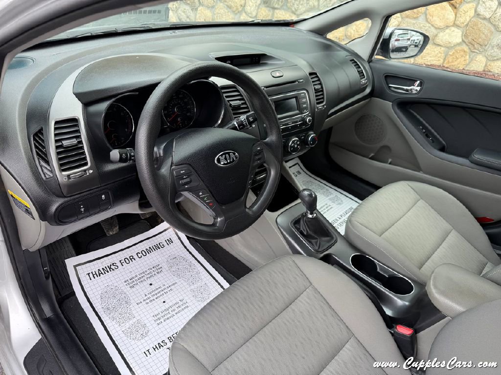 Used 2015 Kia Forte LX image 4