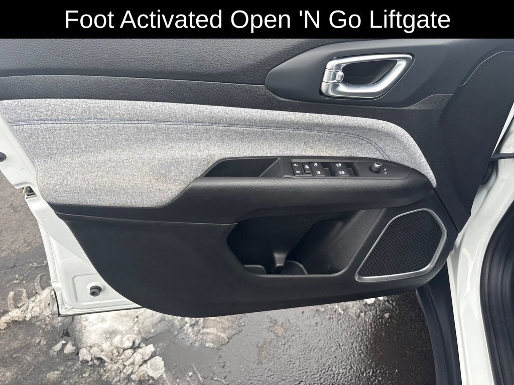 Certified 2022 Jeep Compass Latitude w/ Convenience Group image 13