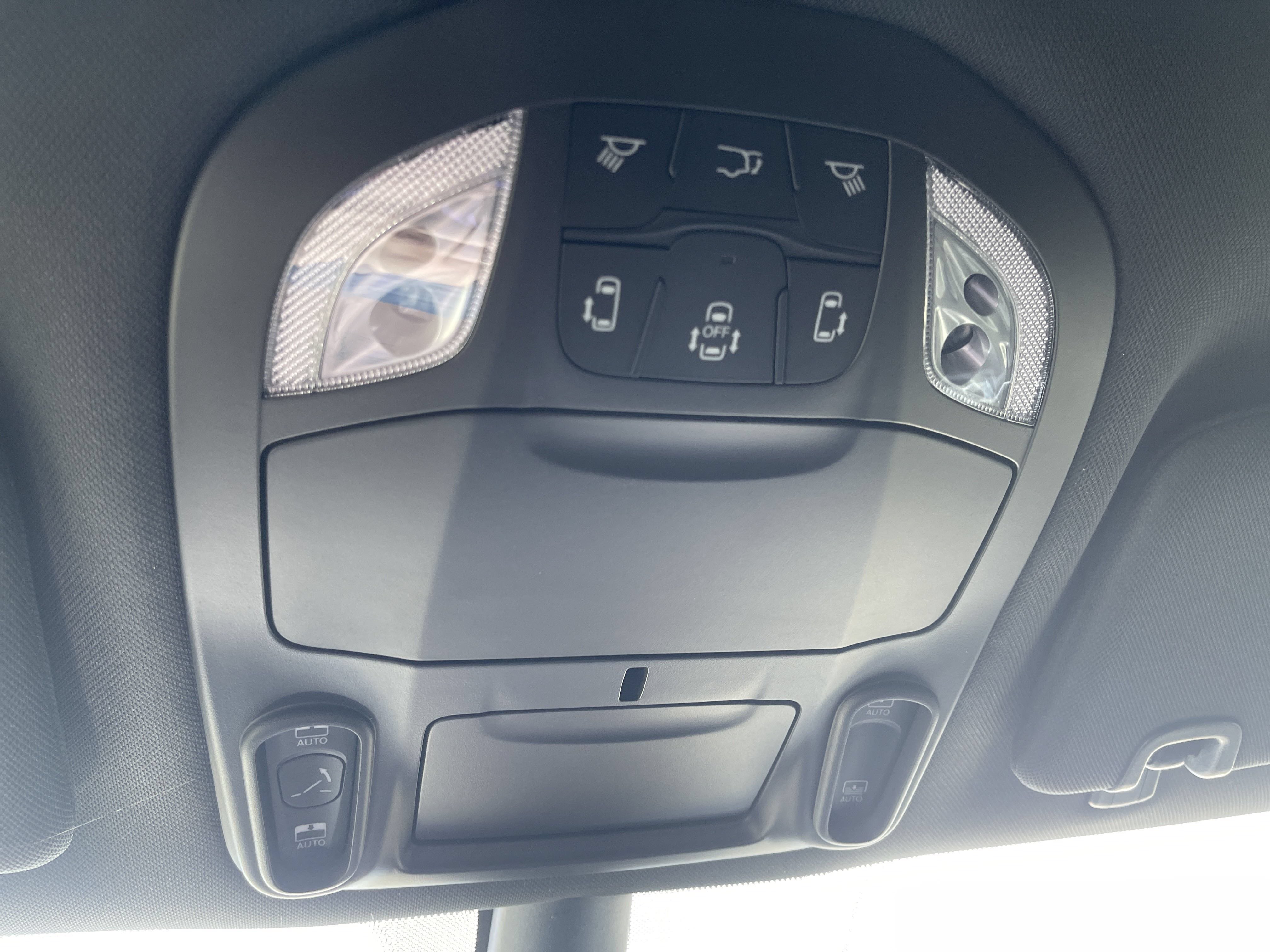 New 2025 Chrysler Pacifica Limited FWD image 30