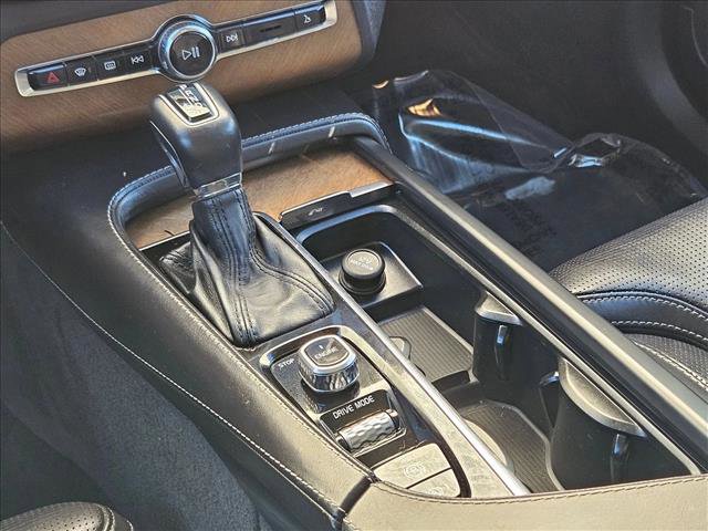 Used 2017 Volvo XC90 T6 Inscription w/ Vision Package image 17