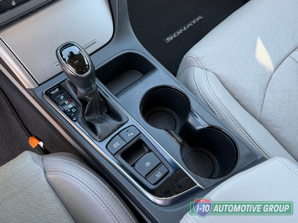 Used 2015 Hyundai Sonata Limited w/ Option Group 06 FWD image 26