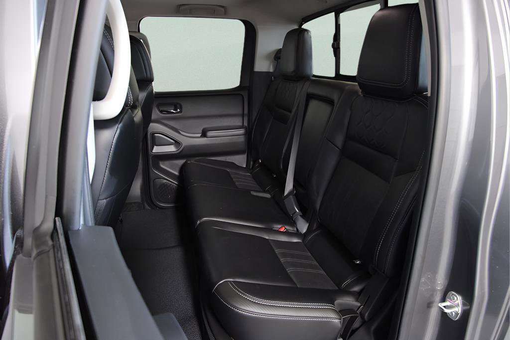 Used 2025 Nissan Frontier SL AWD/4WD image 15