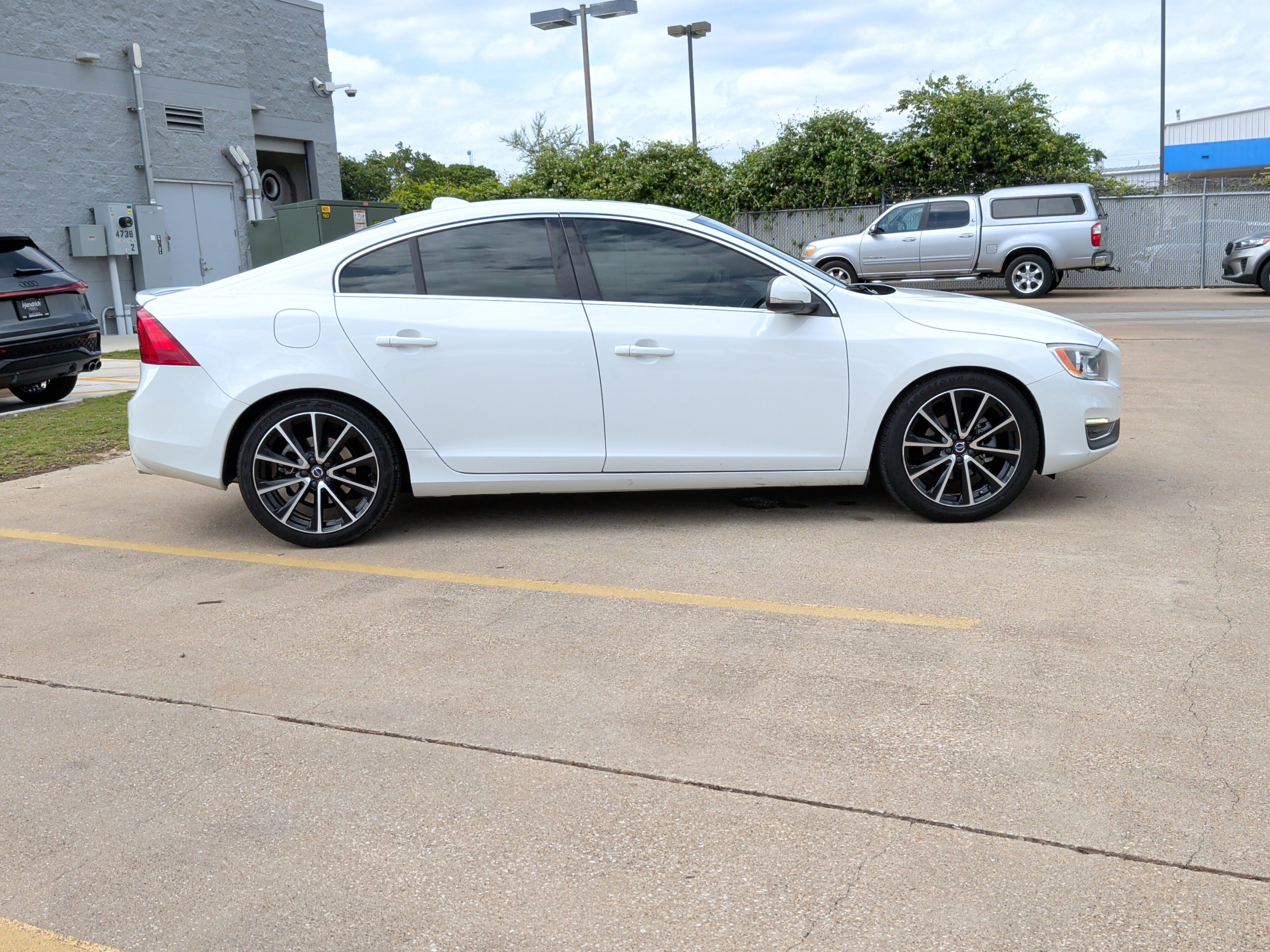 Used 2016 Volvo S60 T5 Premier w/ Convenience Package FWD image 11
