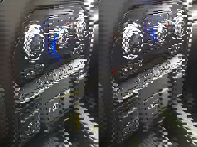 Used 2022 GMC Sierra 1500 AT4 image 25