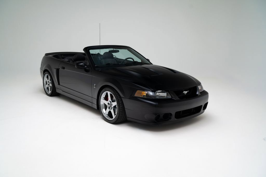 Used 2004 Ford Mustang Cobra RWD image 1