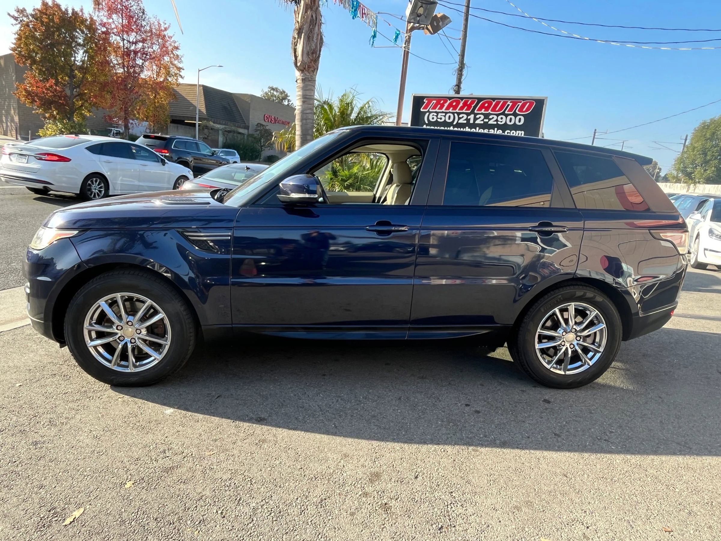 Used 2015 Land Rover Range Rover Sport SE AWD/4WD image 6
