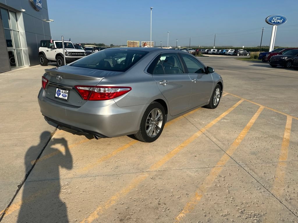 Used 2015 Toyota Camry SE FWD image 7