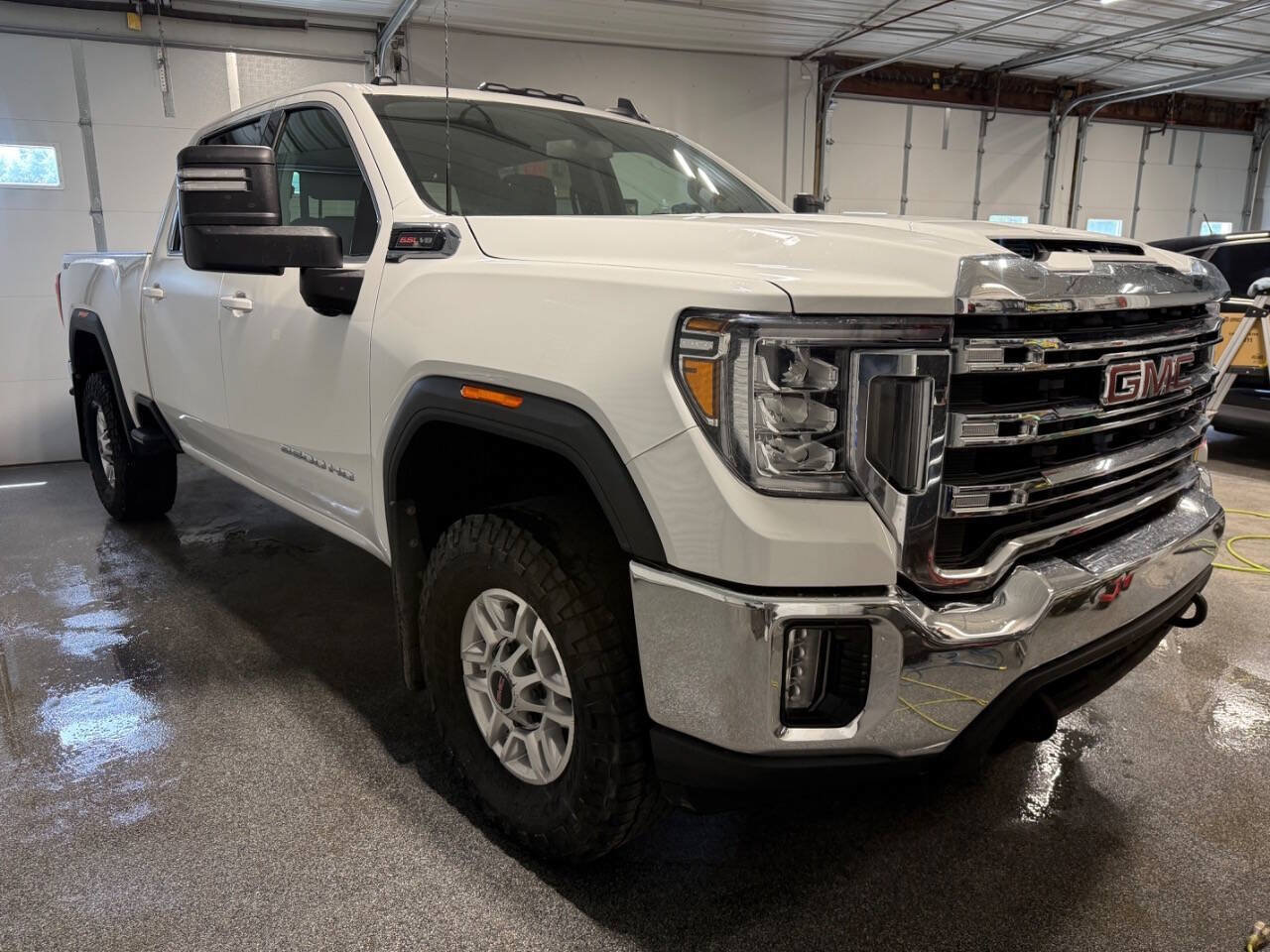 Used 2023 GMC Sierra 2500 SLE w/ Preferred Package AWD/4WD image 3