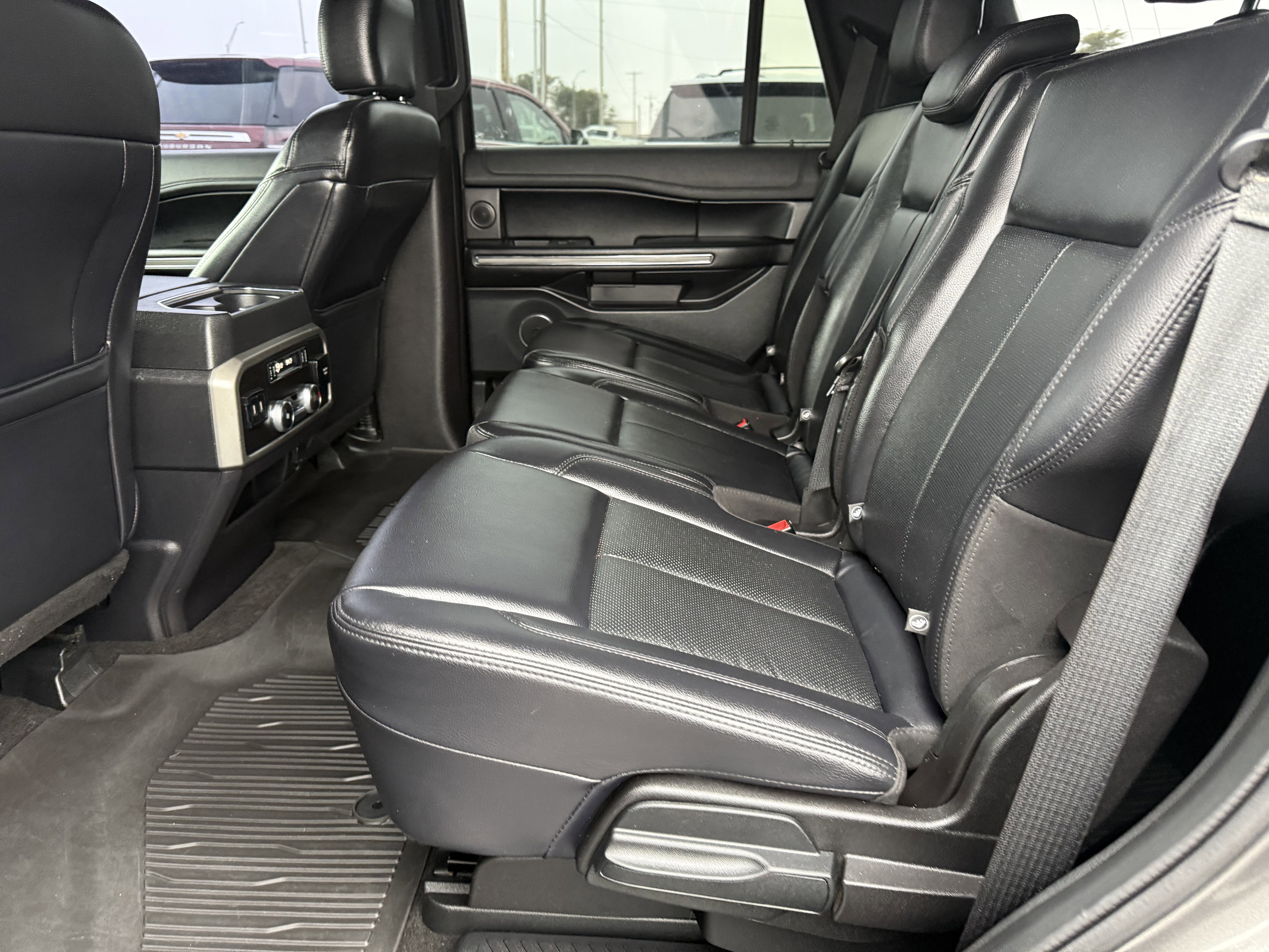 Used 2019 Ford Expedition XLT w/ Equipment Group 202A image 8