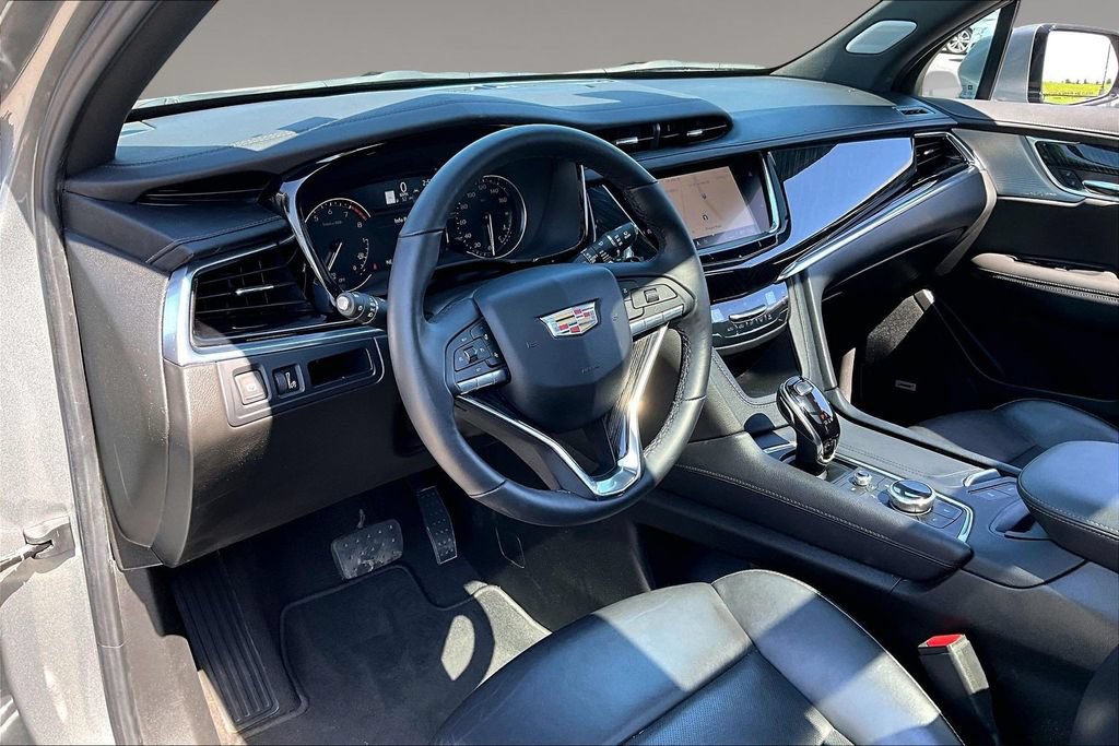 Certified 2025 Cadillac XT6 Premium Luxury AWD/4WD image 13