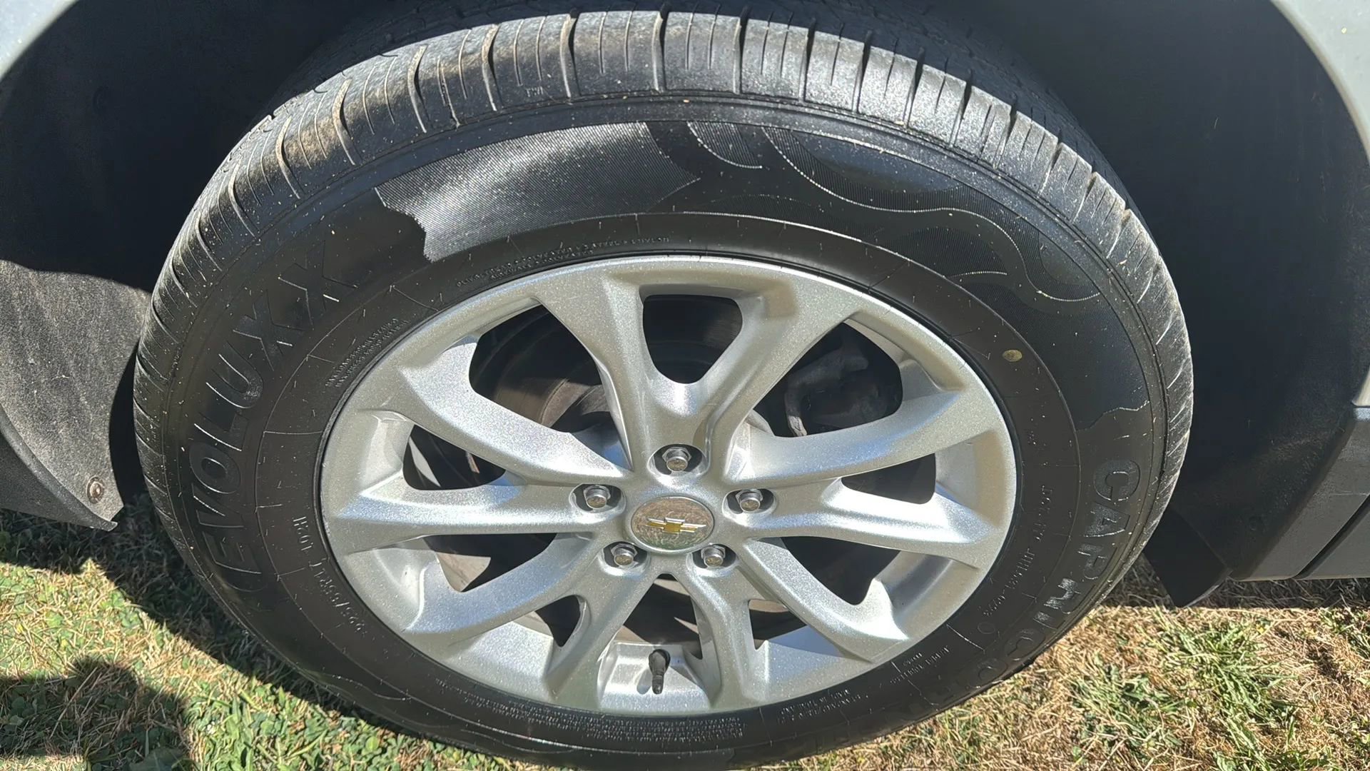 Used 2019 Chevrolet Equinox LS AWD/4WD image 12