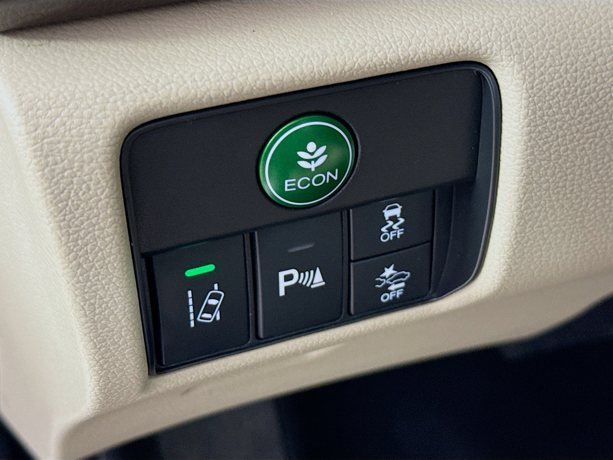 Used 2017 Honda Accord Touring image 9