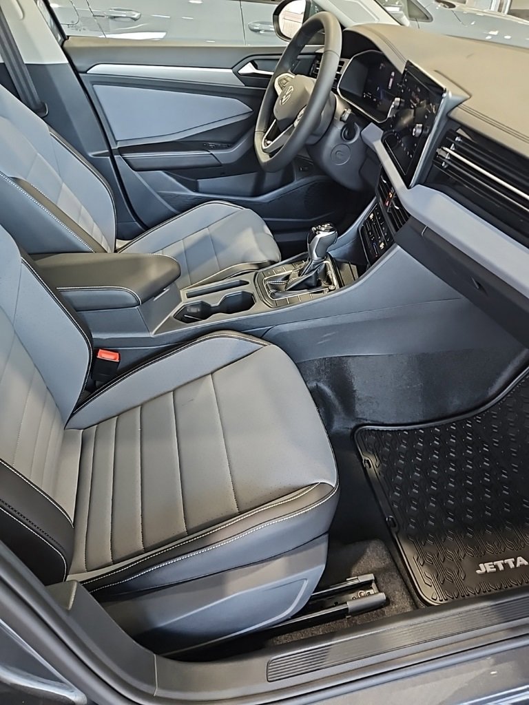 New 2026 Volkswagen Jetta SE image 13