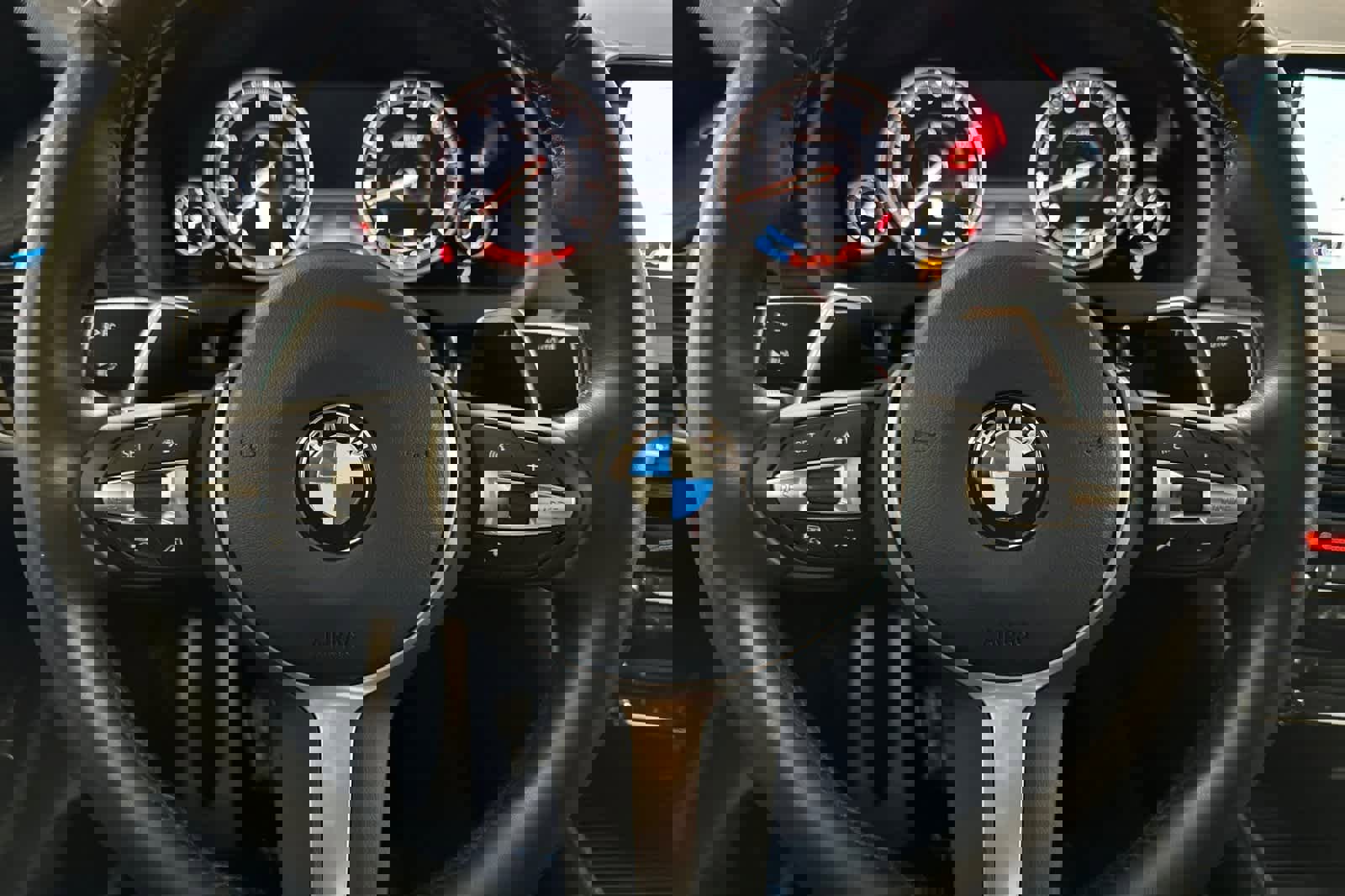 Used 2019 BMW X6 xDrive50i w/ M Sport Package image 24