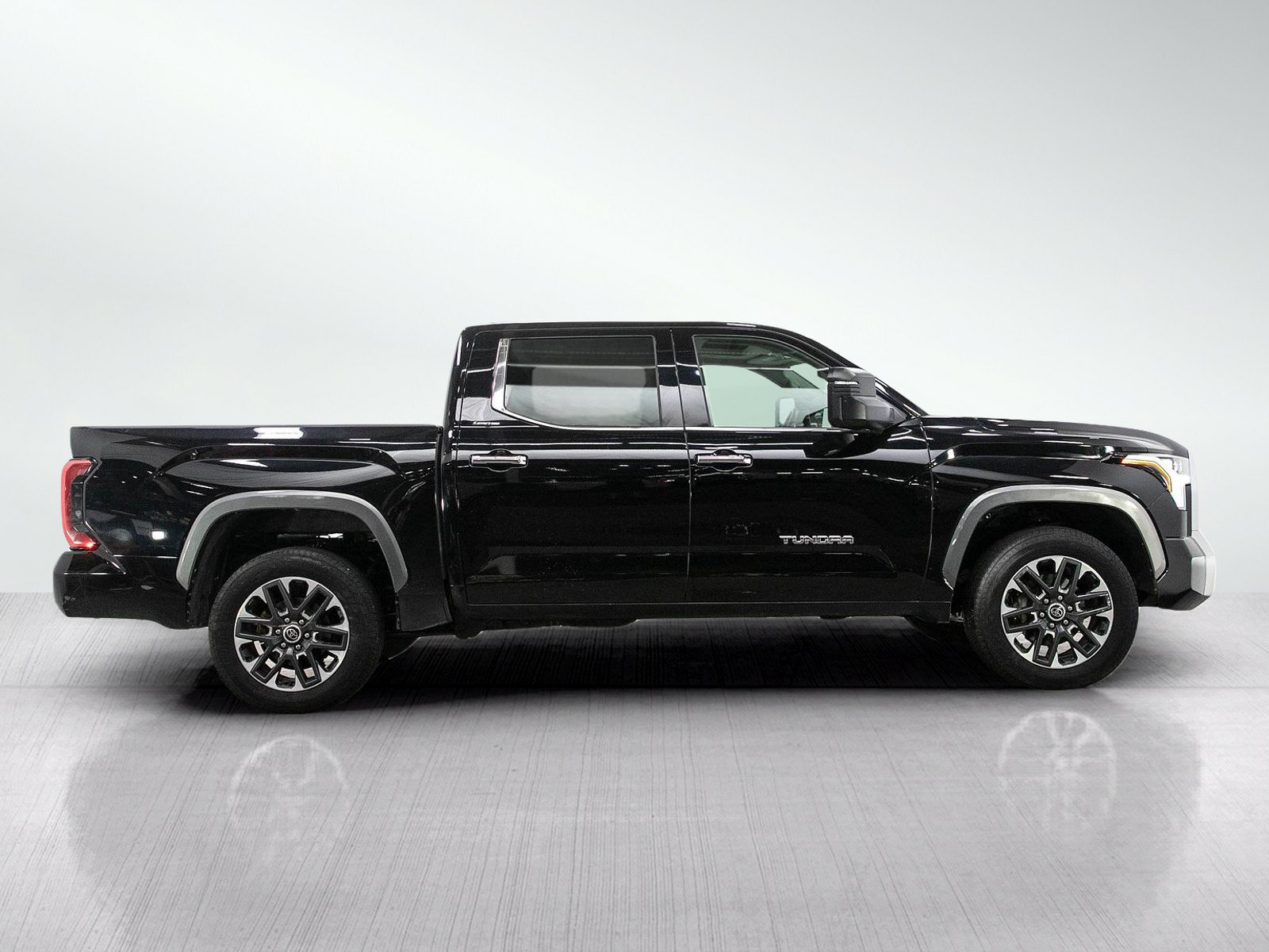 Used 2023 Toyota Tundra Limited AWD/4WD image 6