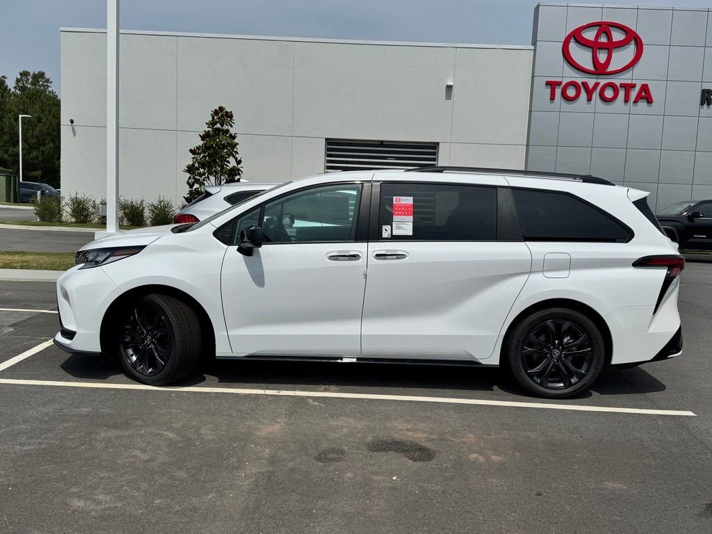New 2026 Toyota Sienna XSE FWD image 9