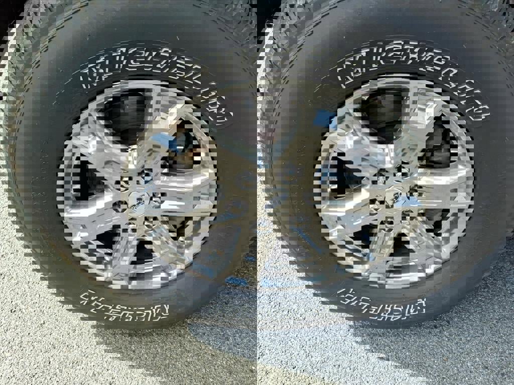 Used 2015 Ford F150 XLT w/ Equipment Group 302A Luxury image 12