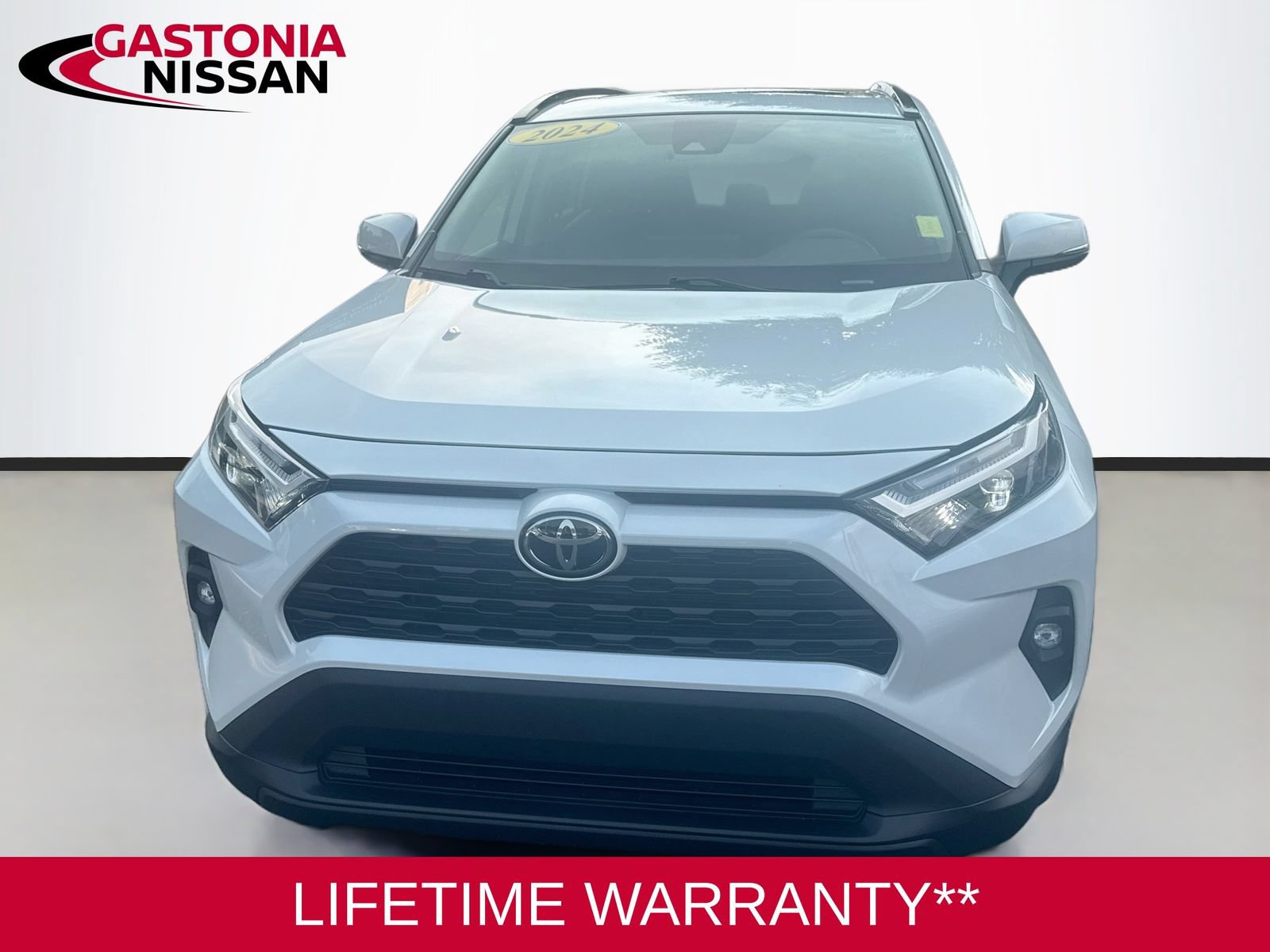 Used 2024 Toyota RAV4 XLE Premium FWD image 2
