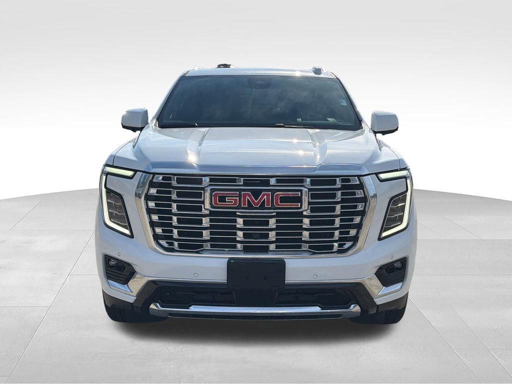 Used 2025 GMC Yukon Denali AWD/4WD image 9