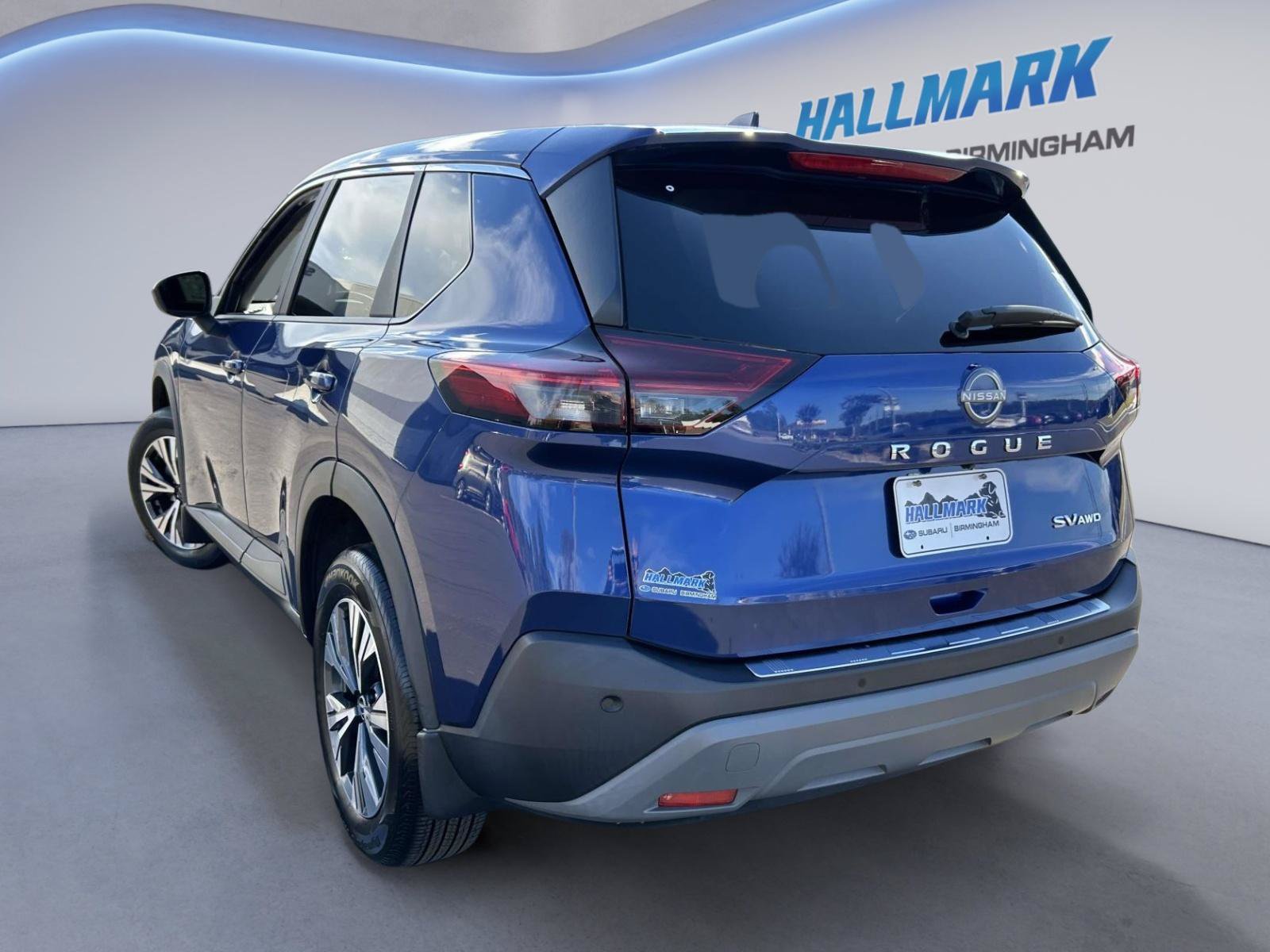 Used 2023 Nissan Rogue SV AWD/4WD image 3