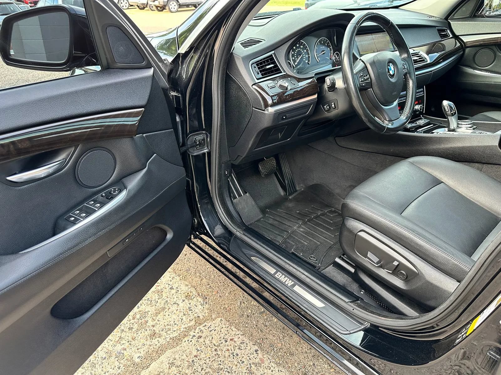 Used 2017 BMW 535i Gran Turismo xDrive AWD/4WD image 9