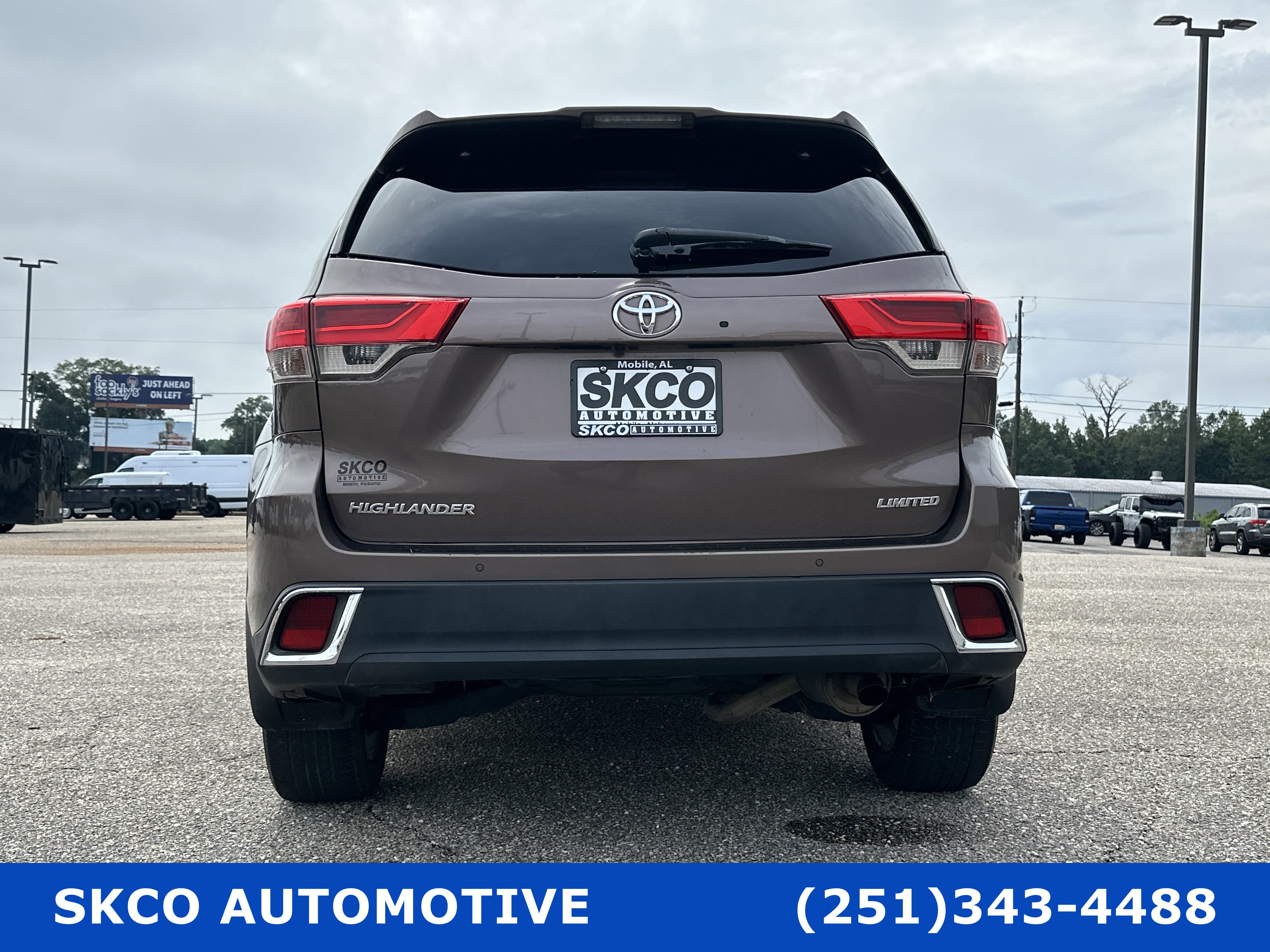 Used 2017 Toyota Highlander Limited image 4