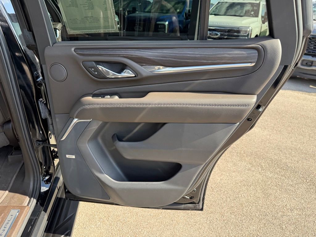 Used 2023 GMC Yukon Denali AWD/4WD image 21