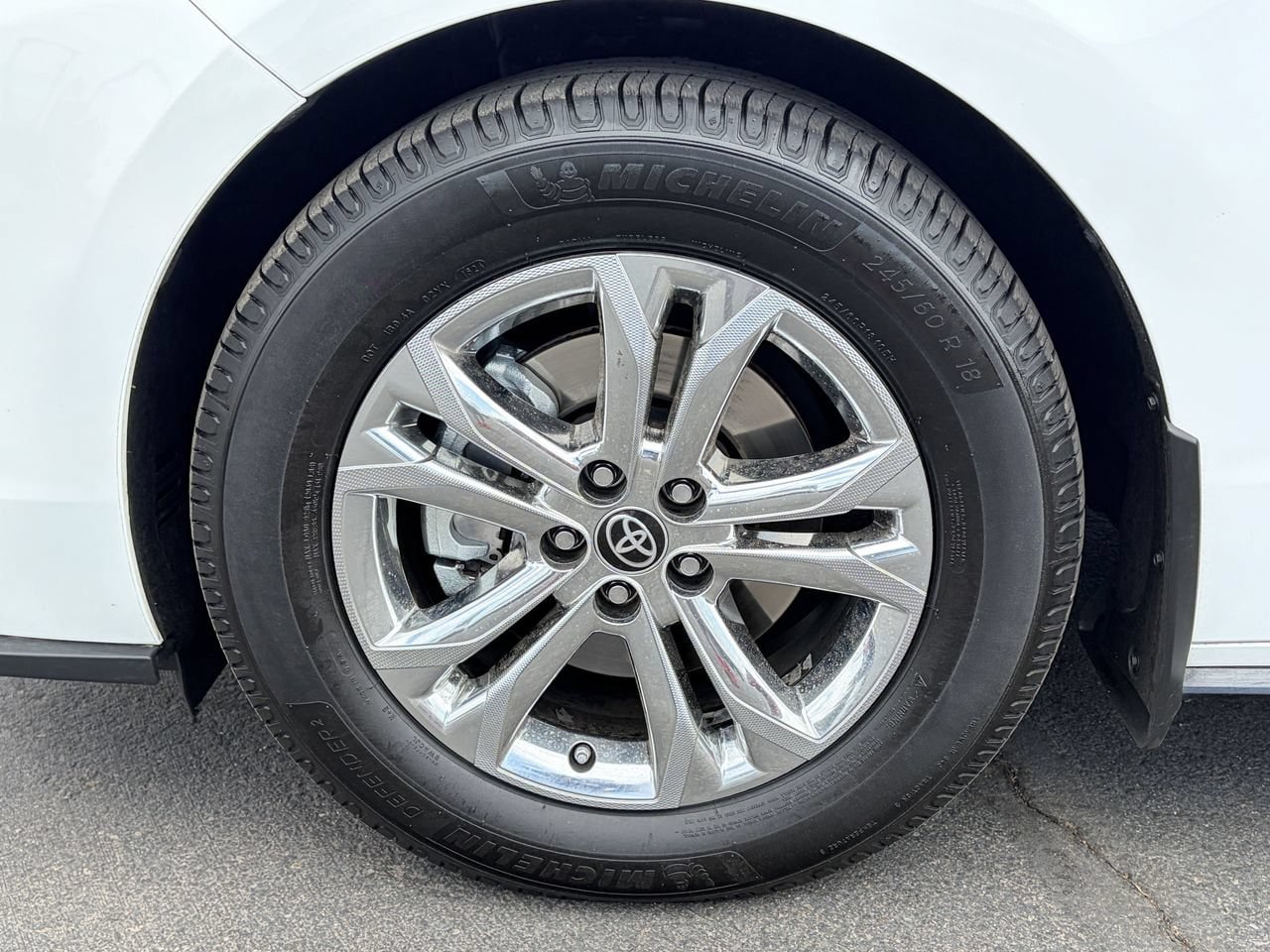 Used 2022 Toyota Sienna XSE w/ XSE Plus Package AWD/4WD image 9