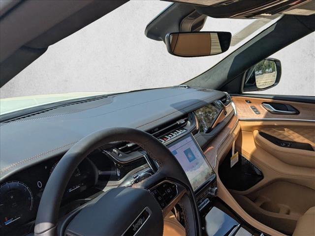 New 2025 Jeep Grand Cherokee L Summit image 3