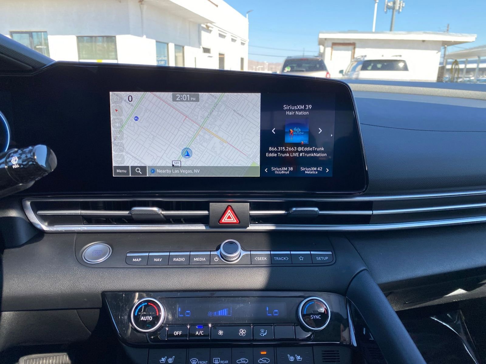 Used 2025 Hyundai Elantra Limited image 17