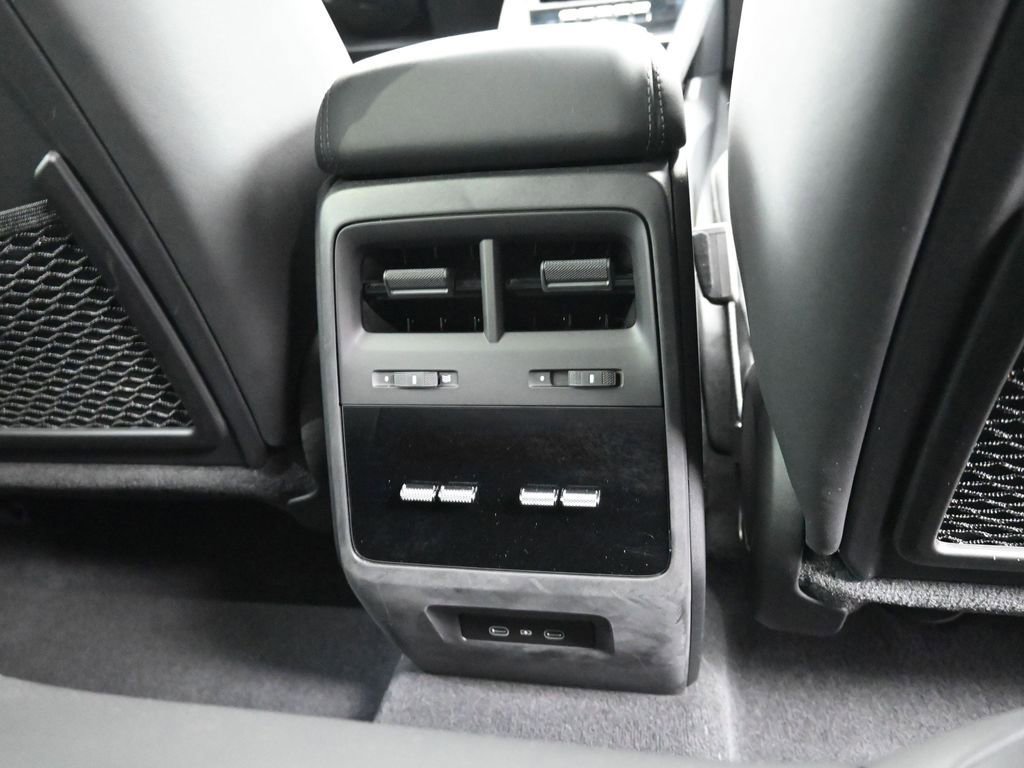 Certified 2024 Porsche Macan 4 Electric image 28