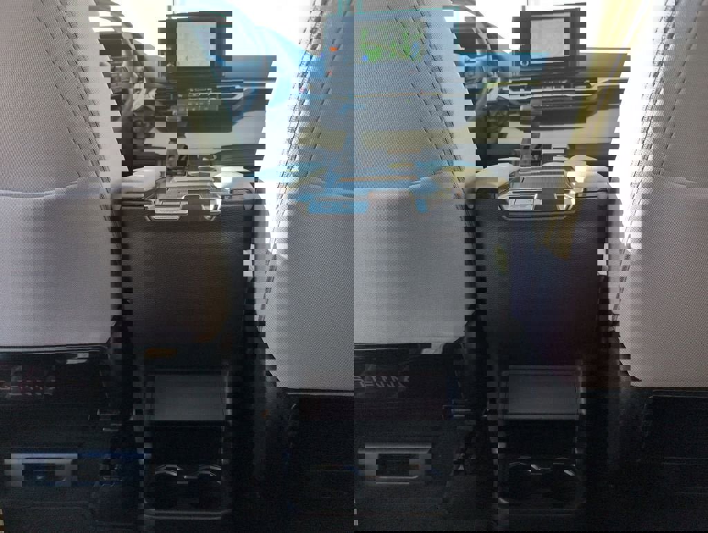 Used 2025 Toyota Sienna LE w/ LE Plus Package image 30