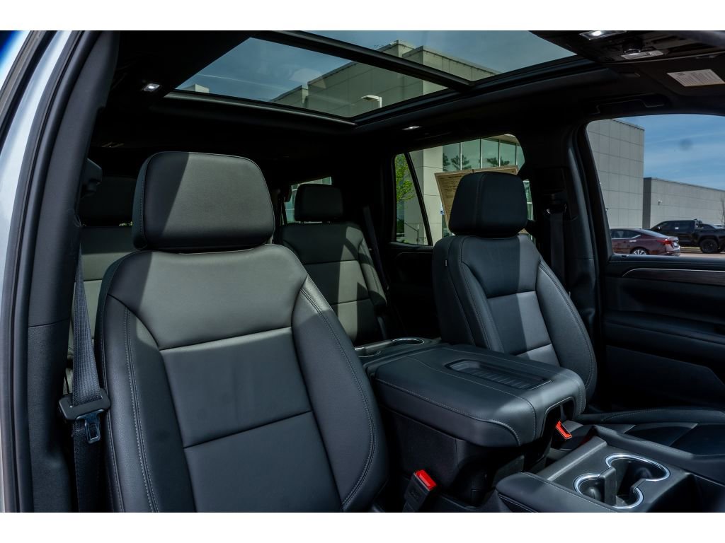 Used 2024 Chevrolet Tahoe Z71 w/ Luxury Package AWD/4WD image 20