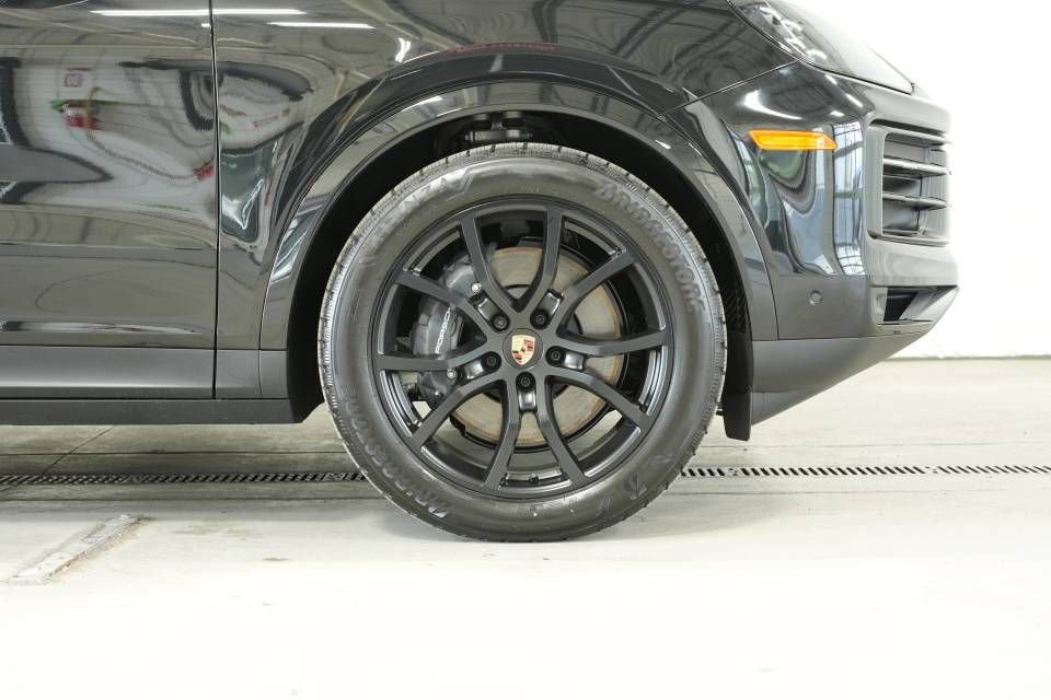 Certified 2025 Porsche Cayenne image 41