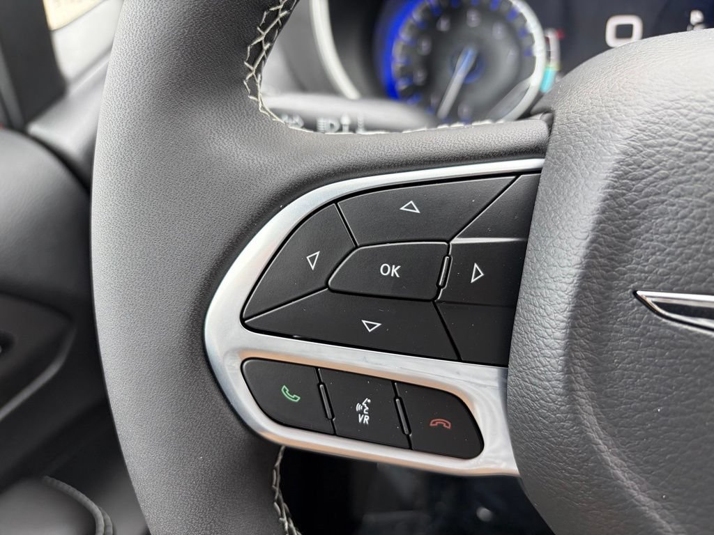 New 2026 Chrysler Pacifica Select AWD/4WD image 27