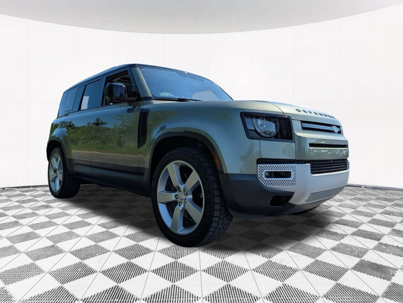 Used 2020 Land Rover Defender 110 First Edition AWD/4WD image 13