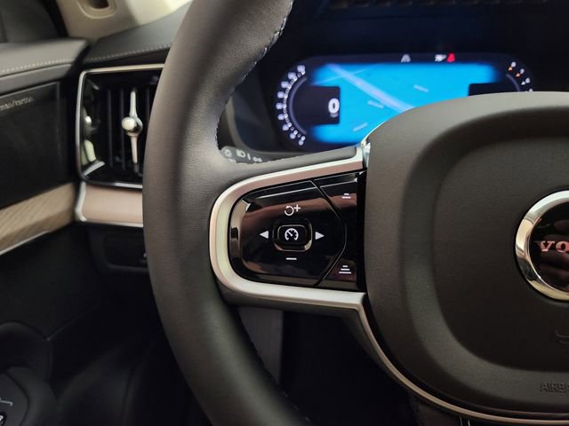 New 2026 Volvo XC90 B6 Plus w/ Protection Package Premier image 28